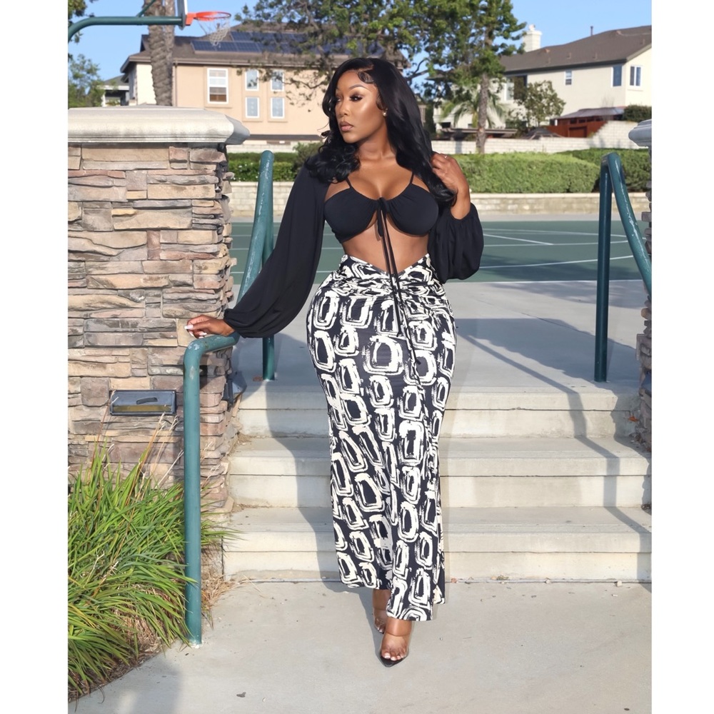 Skirt & Top Set ✨ prices are cheaper on our site ✨